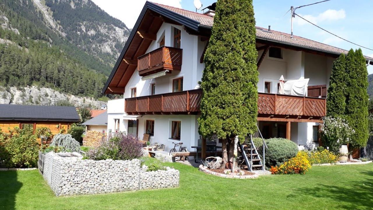 Appartments Haus Hueber Pfunds Exterior photo